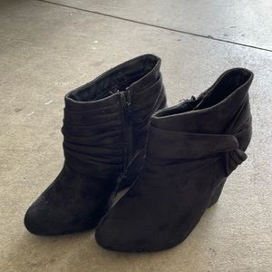 Diva Lounge black bootie- size 7